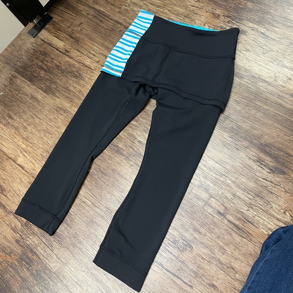 lululemon athletica Pants - Lululemon A Go Go Crop pants size 6